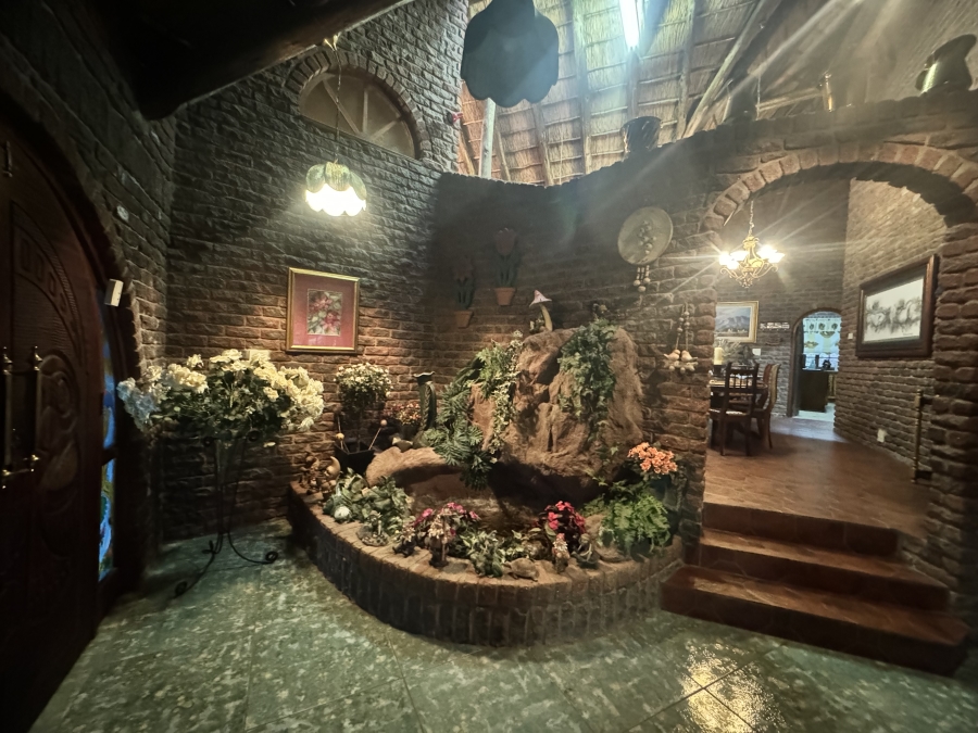 6 Bedroom Property for Sale in Doringkruin North West